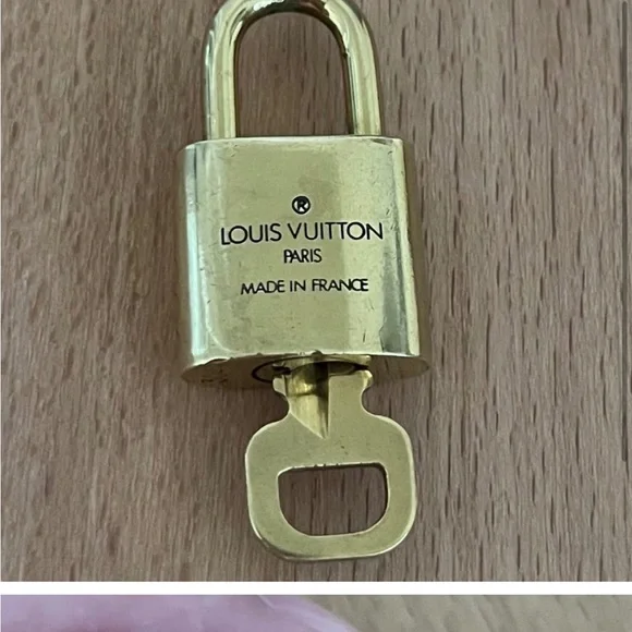 Louis Vuitton Gold Padlock Chain Necklace - Picture 8 of 15